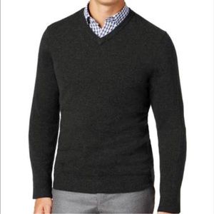 Club Room Estate Cashmere V neck sweater